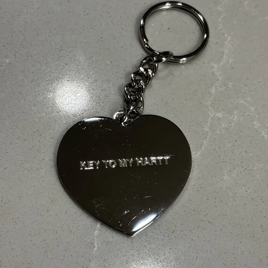 Carhartt wip heart keychain black