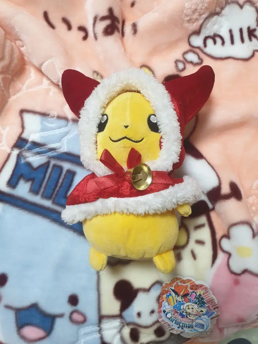 Pokémon 2012 Christmas Santa Pikachu Doll