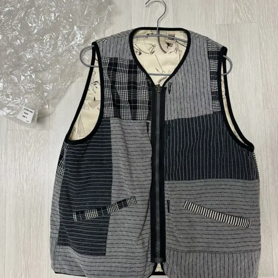 Visvim ict iris vest p.w. 2사이즈