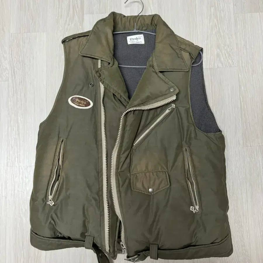 Visvim strabler down vest 2사이즈