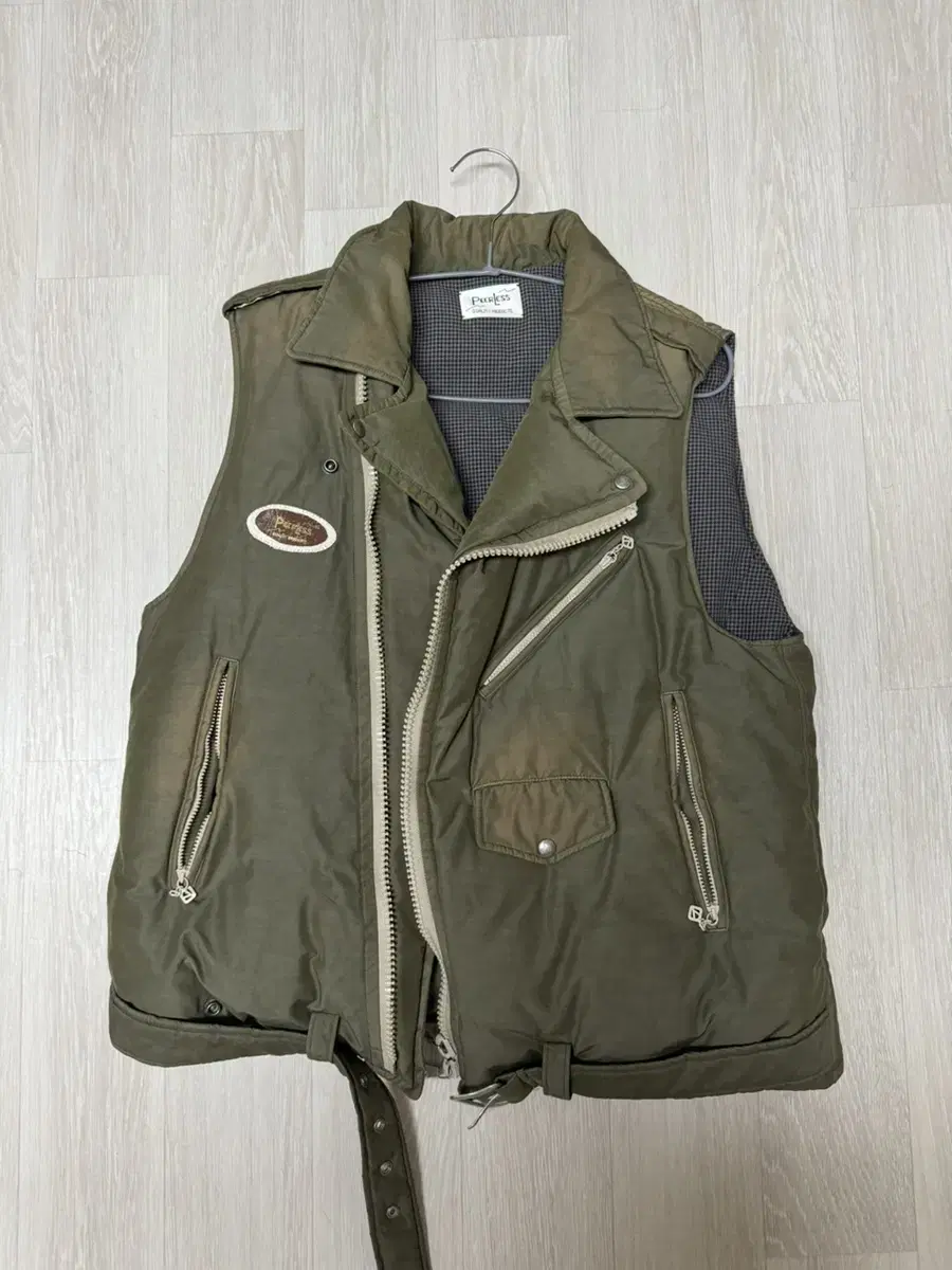 Visvim strabler down vest 2사이즈