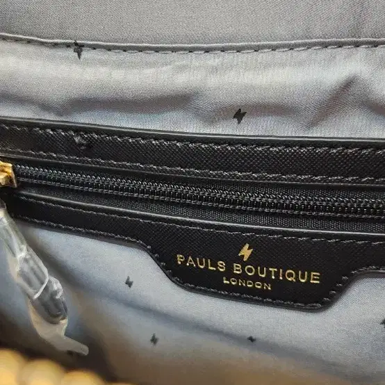 PAULS BOUTIQUE 에나멜 토트백