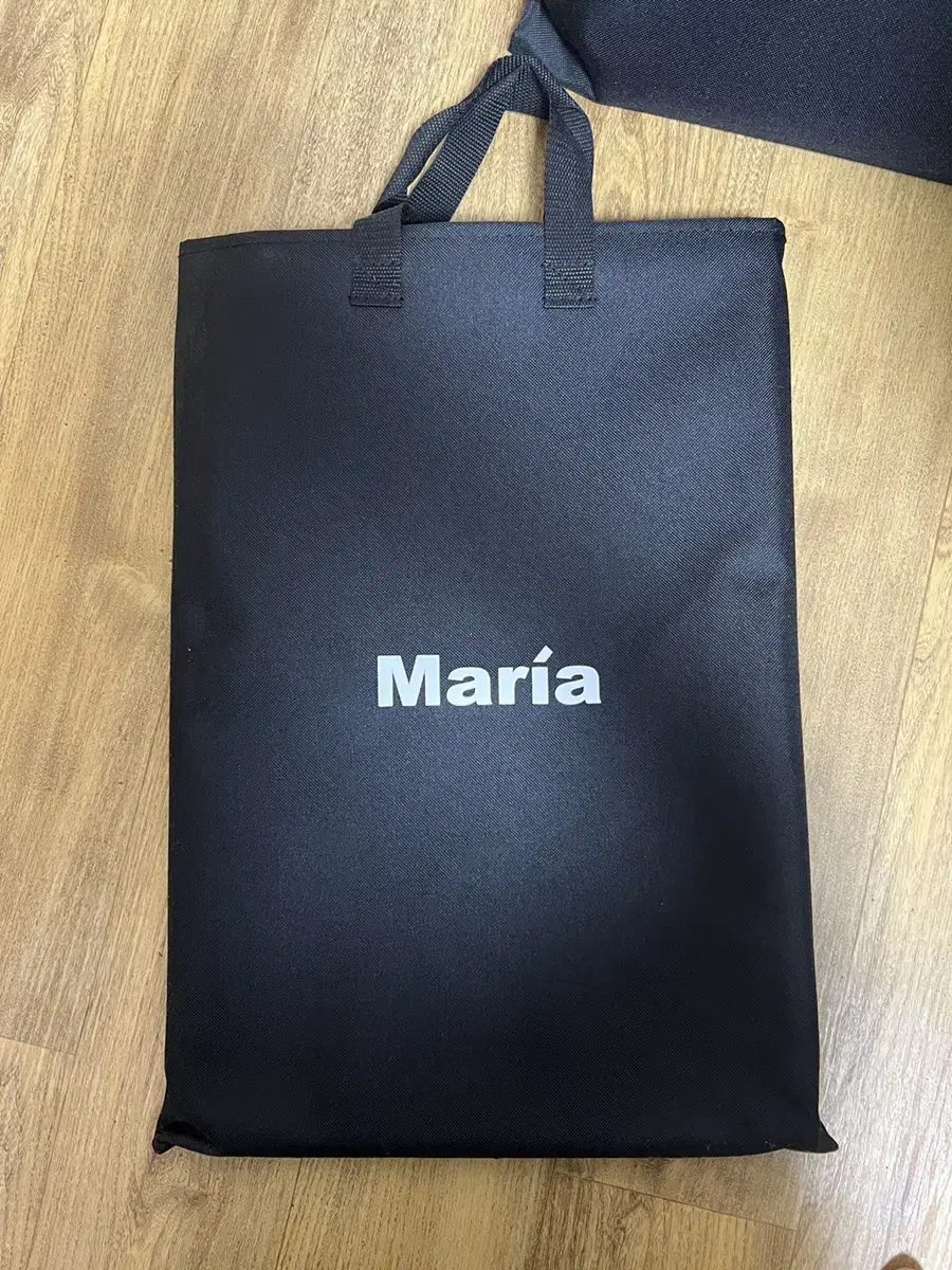 Hwasa Maria Goods Chair