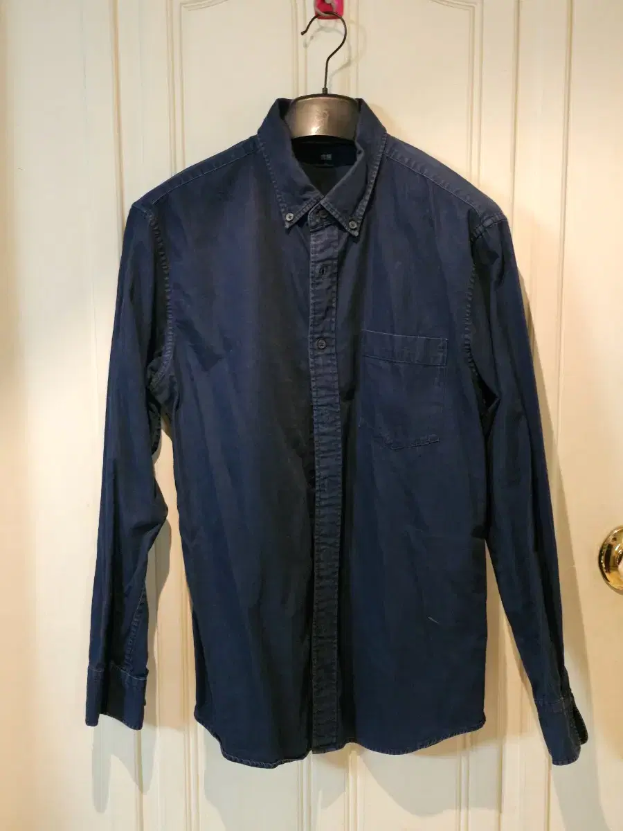 Uniqlo navy blue shirt