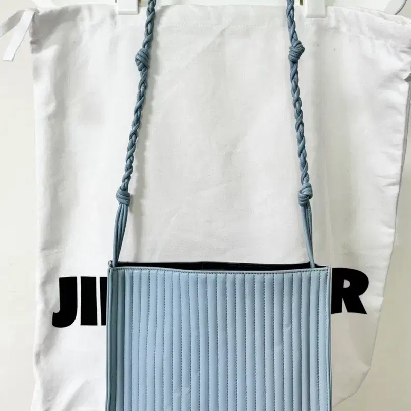 보관만한 새제품, JIL SANDER 질샌더 탱글백 미디움 스카이블루