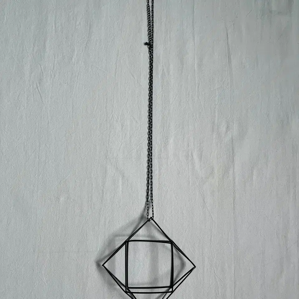 Hexagon Solid Motif Necklace