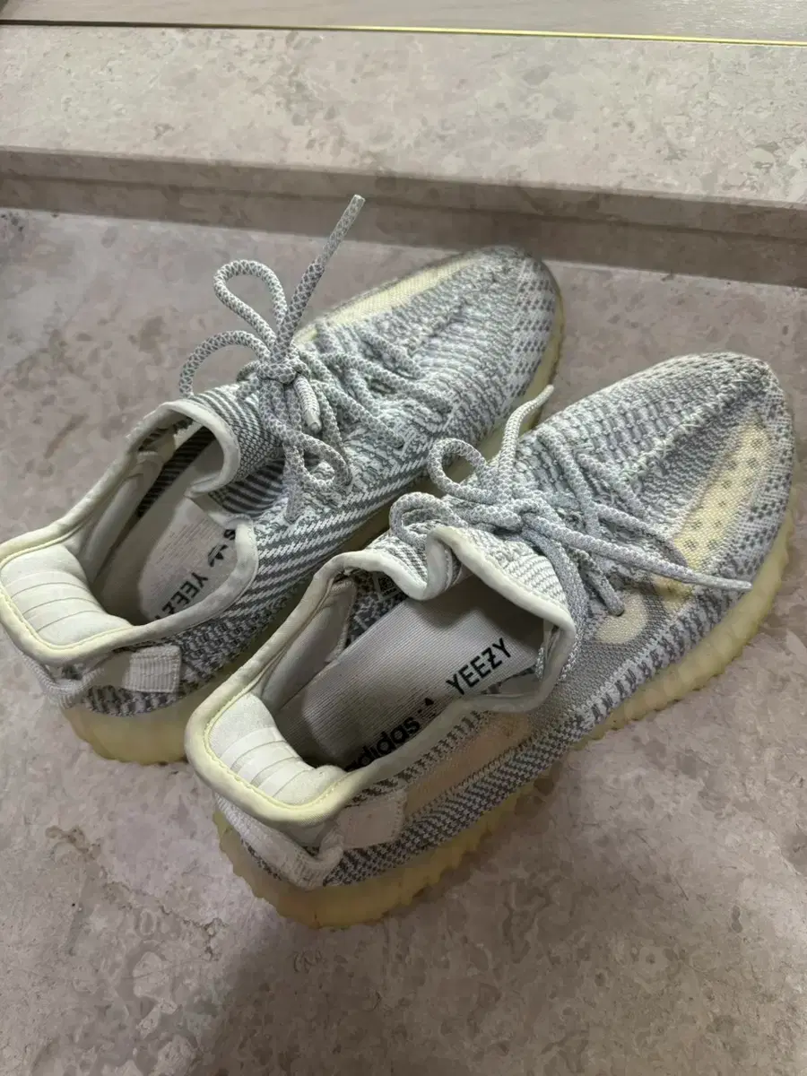 1회착) 정품 아디다스 이지 부스트 350 V2 리플렉티브 | 브랜드 중고거래 플랫폼, 번개장터