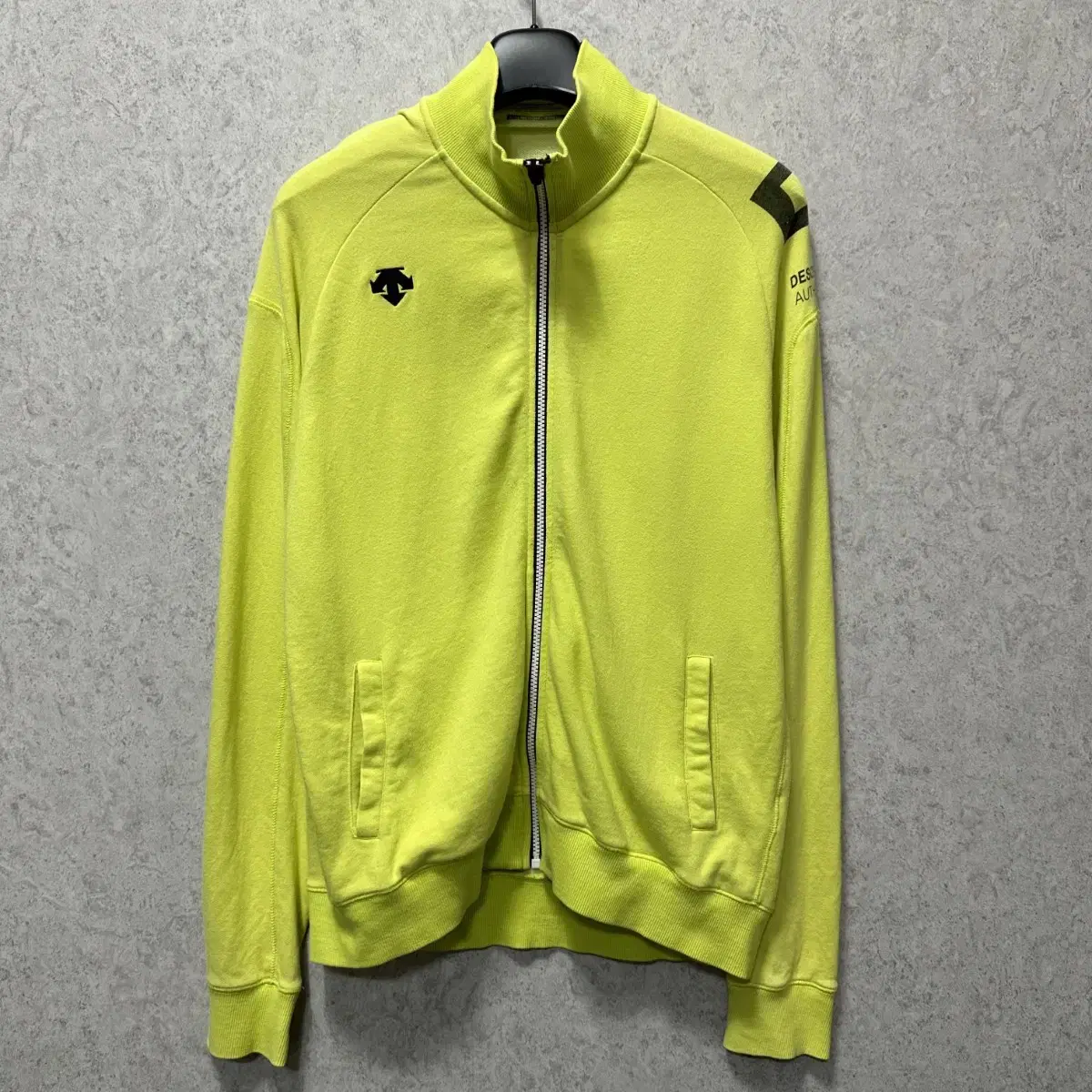 105 Descent Man Zip-Up