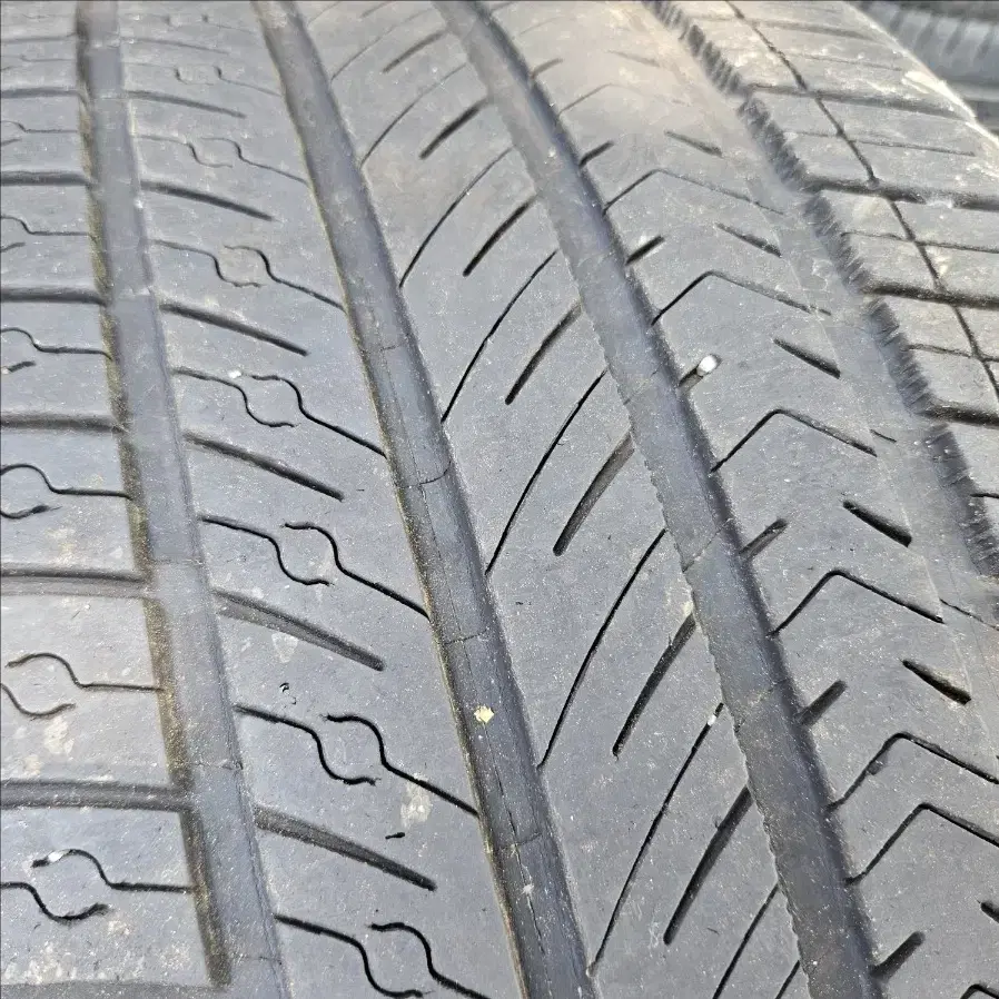 중고타이어 미쉐린 255/40R20 & 2554020 1개 팝니다.