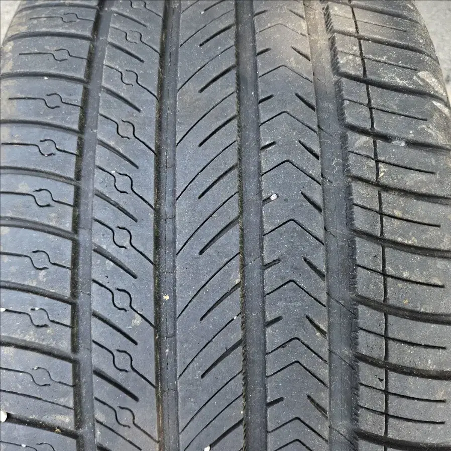 중고타이어 미쉐린 255/40R20 & 2554020 1개 팝니다.