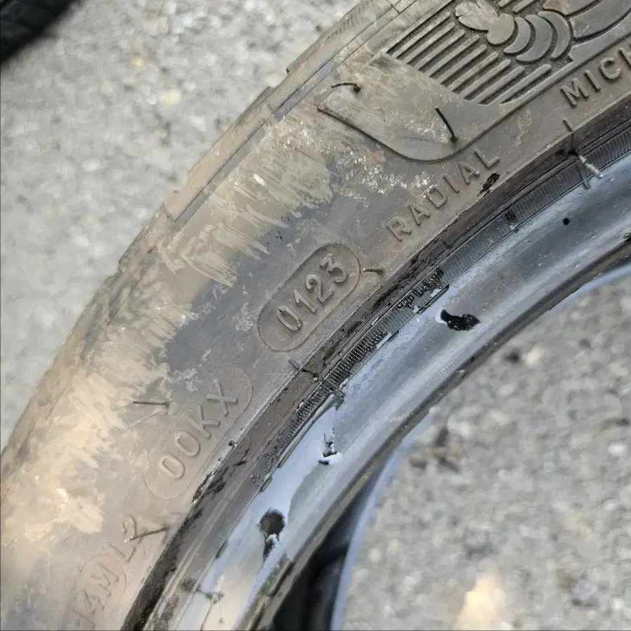 중고타이어 미쉐린 255/40R20 & 2554020 1개 팝니다.