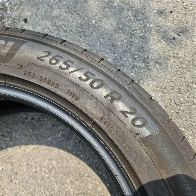 중고타이어 미쉐린 265/50R20 & 2655020 1개 팝니다.