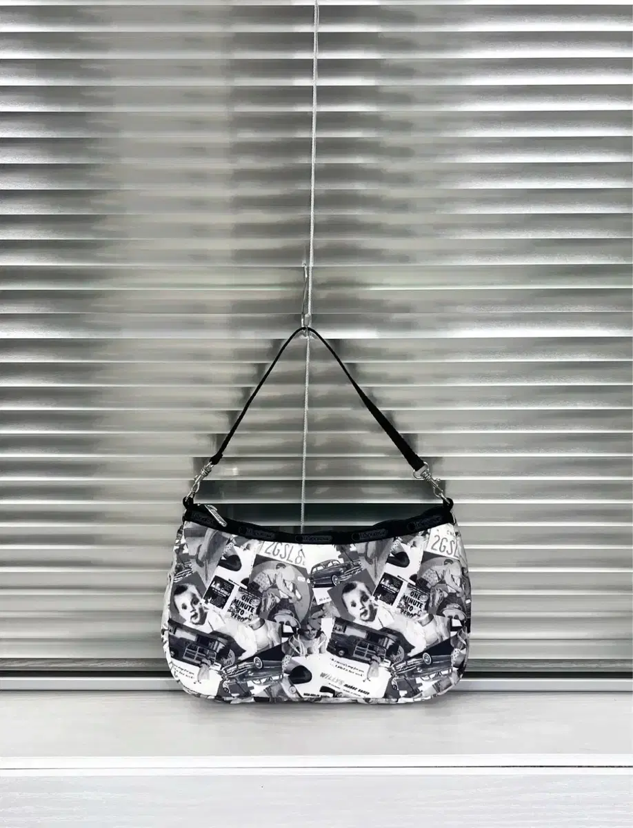 LeSportsac - SHOULDER BAG (newspaper)