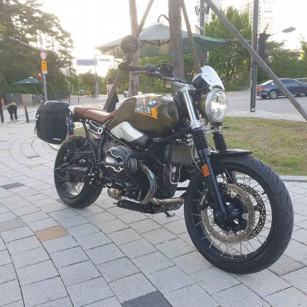 BMW R9T 스크램블러 21년식 719옵션