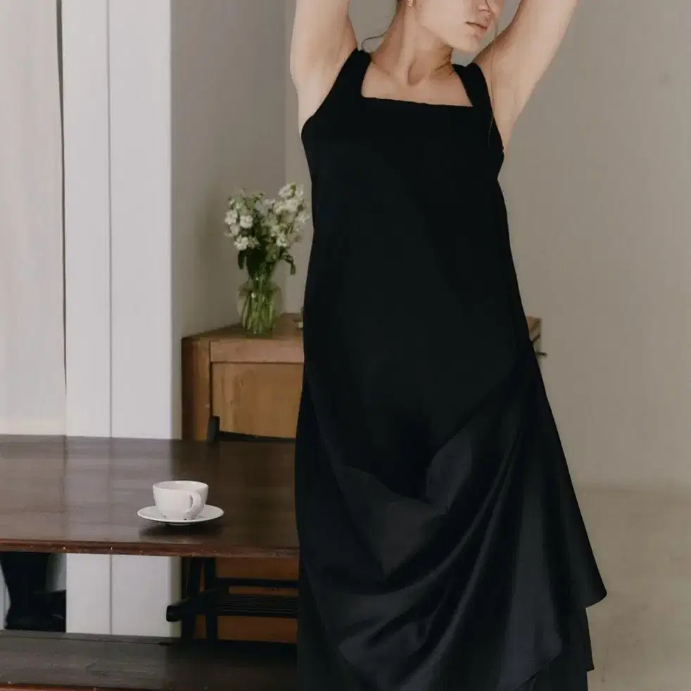 르에 LE.A - Silk side drape dress / black