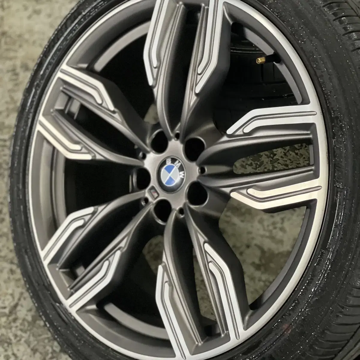 BMW M7 760M 정품 20인치 휠타이어 판매