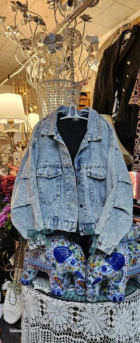 Short flower-patterned jacket