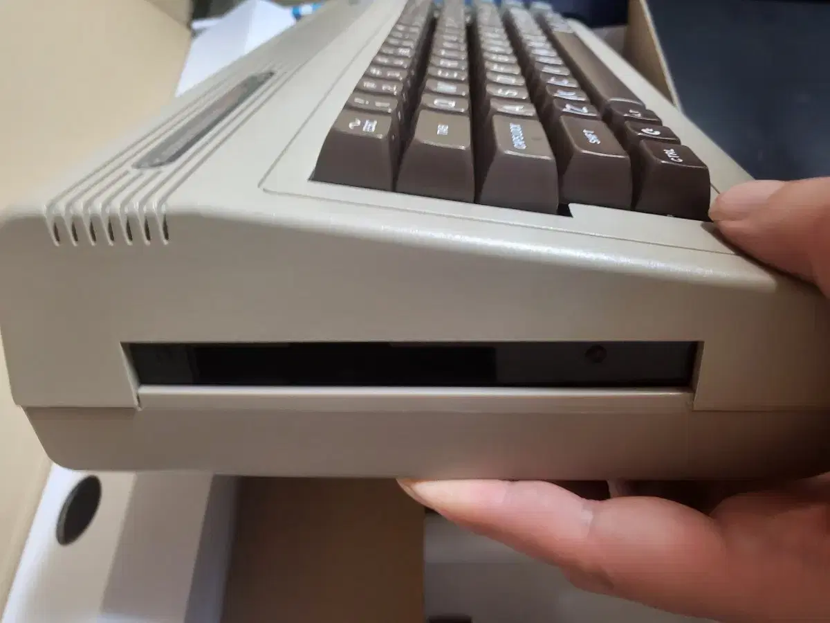 Commodore 64x Ultimate 레트로풍