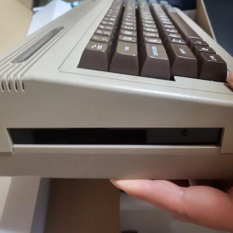 Commodore 64x Ultimate 레트로풍