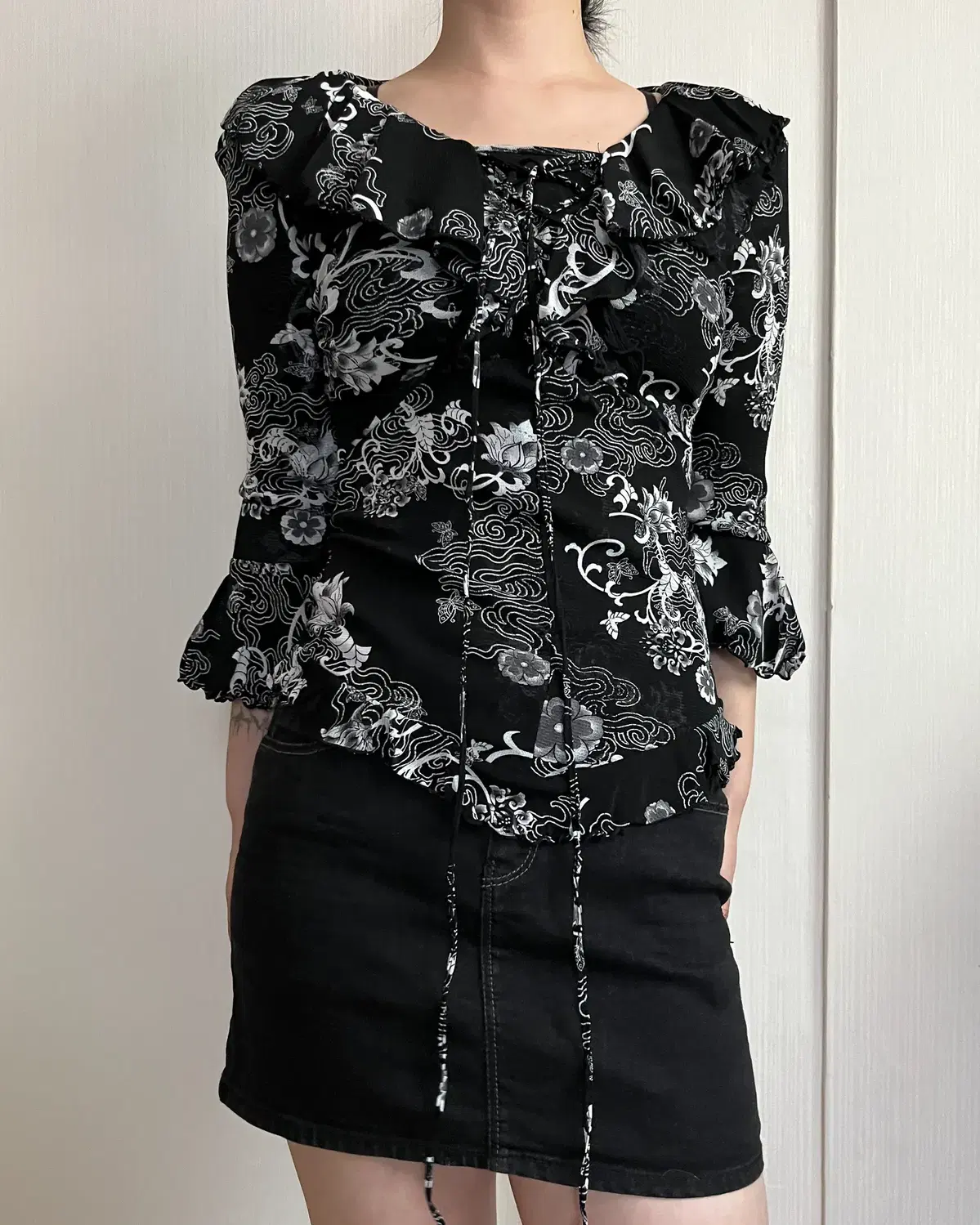 ozz on oriental pattern frill sleeve