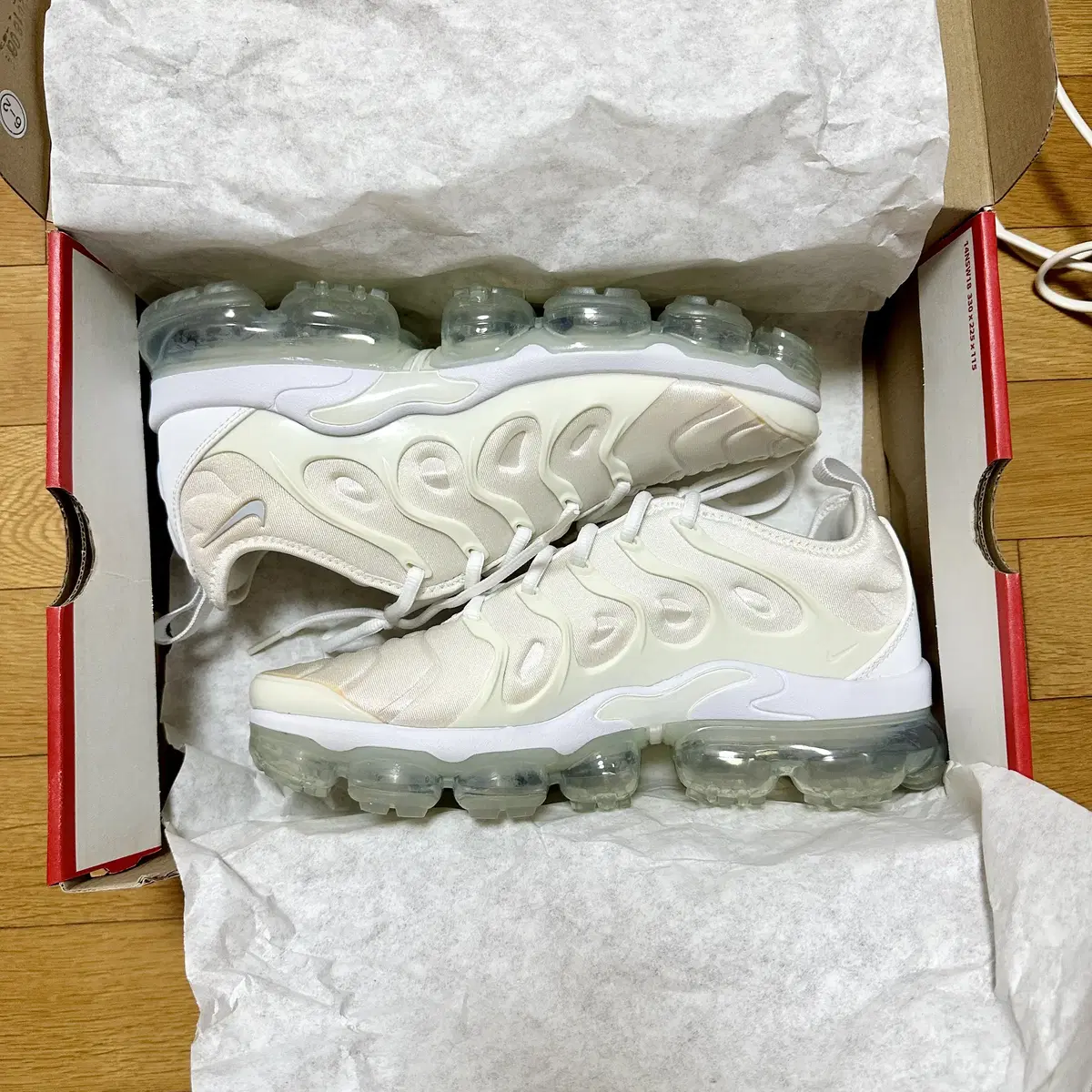 [260] Nike Air VaporMax Plus White