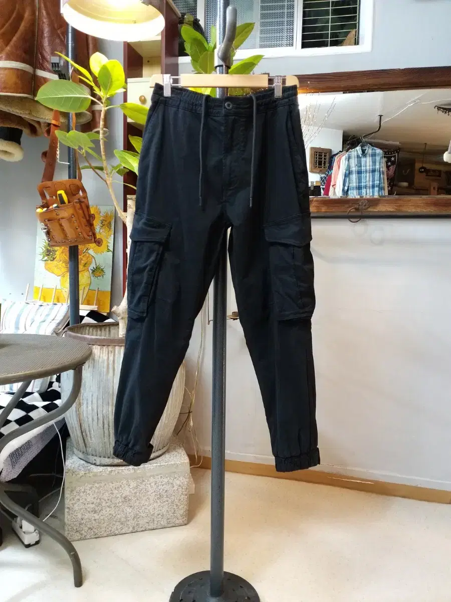 Zara Cargo Jogger Pants . 32