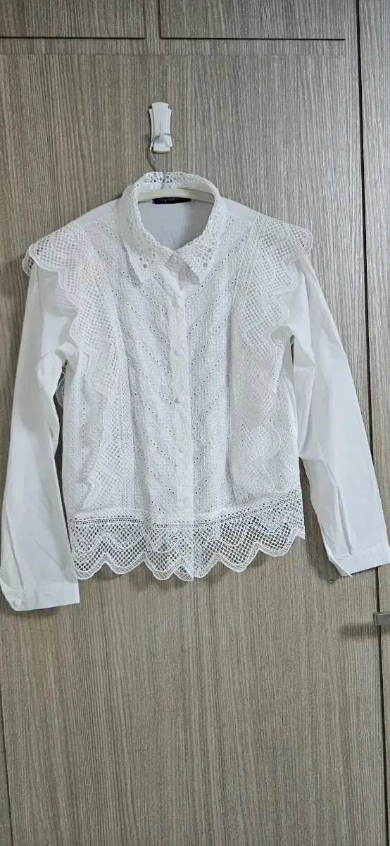 REPUN STUDIO Embroidered blouse