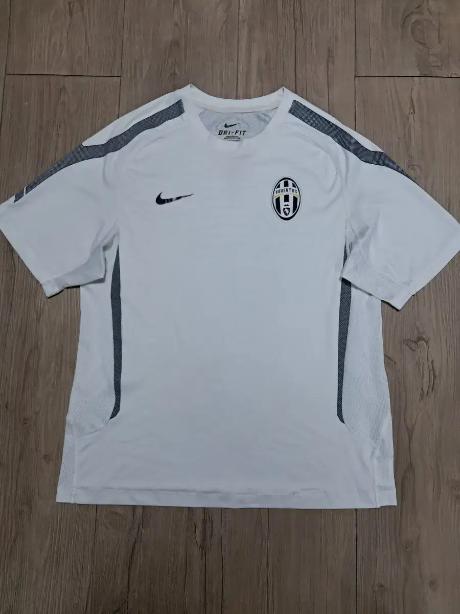 Nike Juventus Vahn Short Sleeve Tee MenM