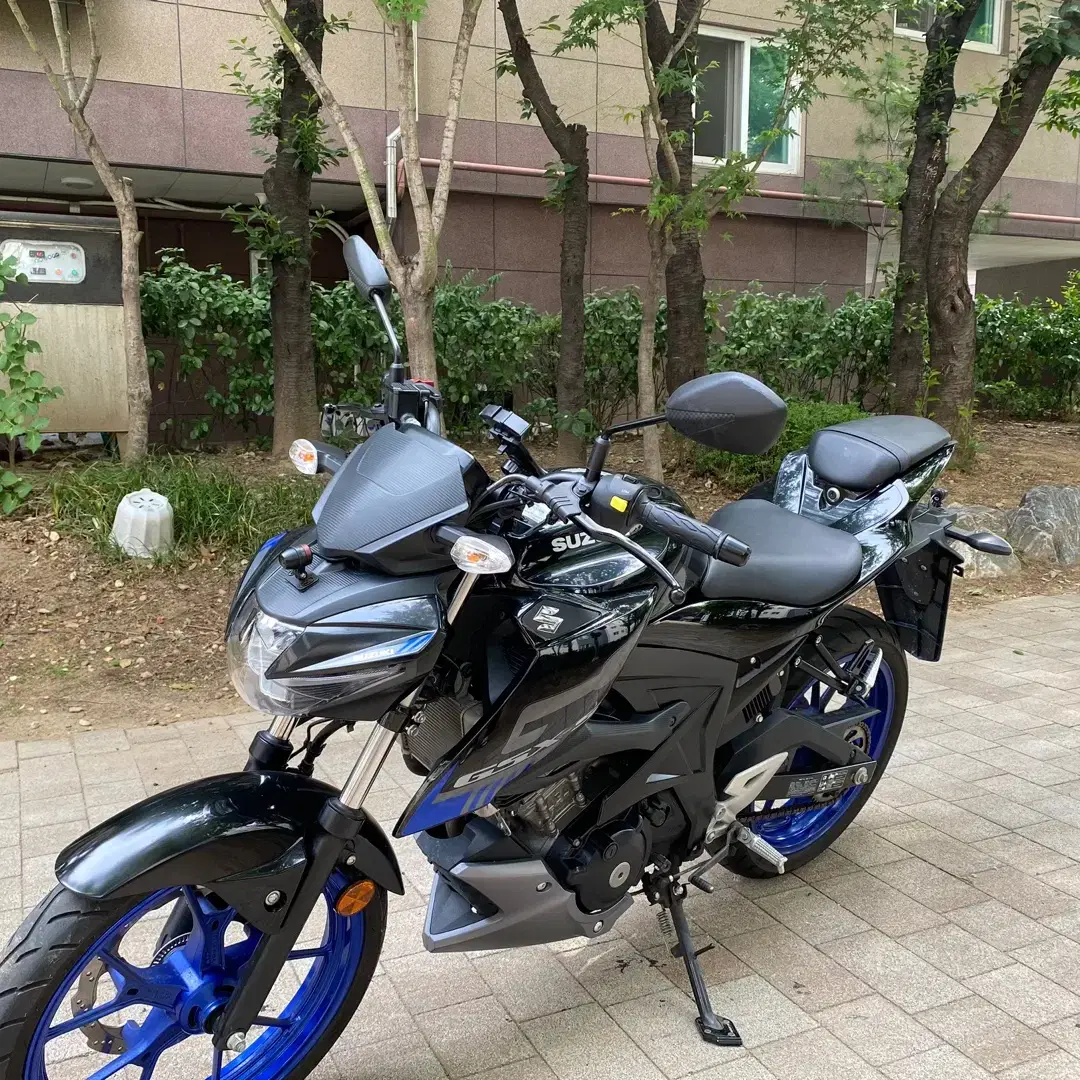 2021년 GSXS125 검정/블루 투톤컬러 판매합니다.