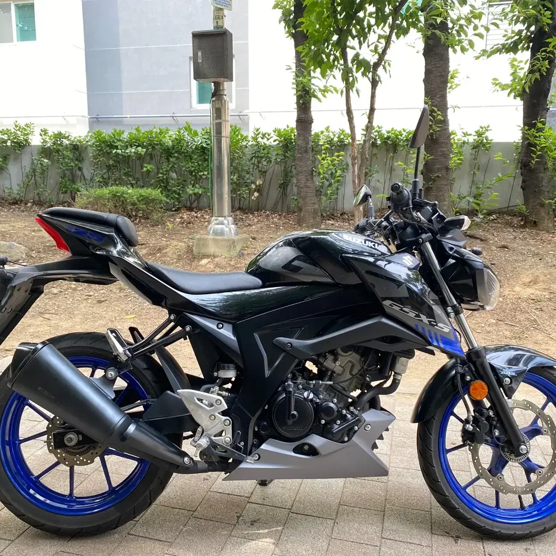 2021년 GSXS125 검정/블루 투톤컬러 판매합니다.