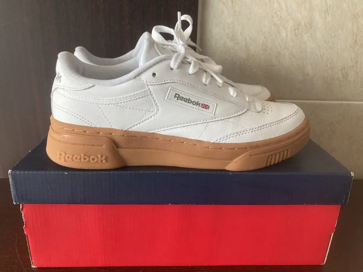 Reebok Club Sneakers 260 New Full Box