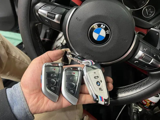 BMW G바디 신형키 복사 제작 파손된 차키 케이스 교체 원상복구 수리