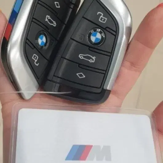 BMW G바디 신형키 복사 제작 파손된 차키 케이스 교체 원상복구 수리