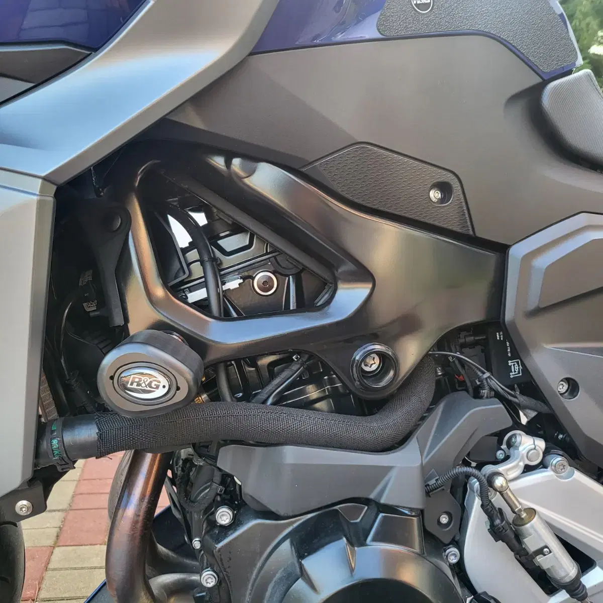 BMW f900r 6천키로 20년식 팝니다.  새제품급