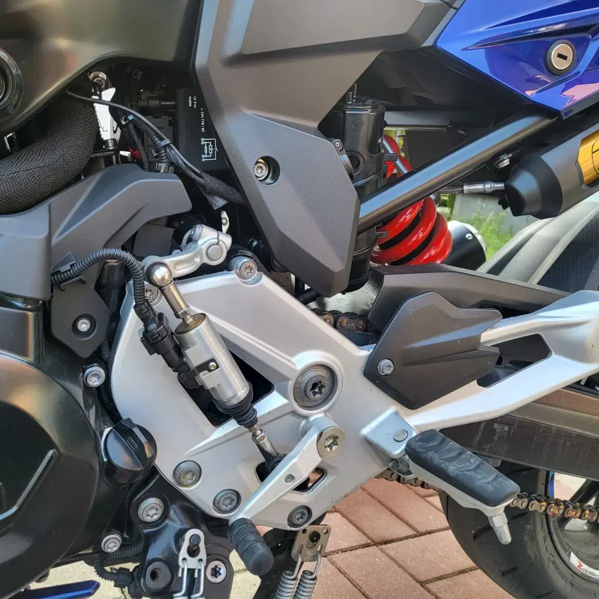 BMW f900r 6천키로 20년식 팝니다.  새제품급