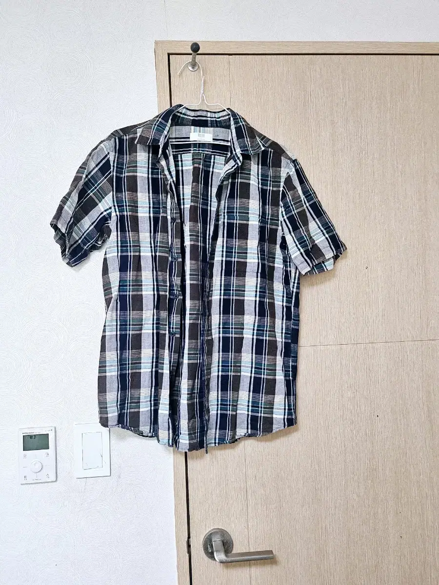 (New)Uniqlo Short sleeve shirt(L)