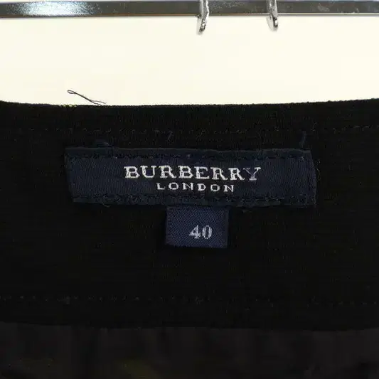 BURBERRY 버버리 스커트 30 XF04558