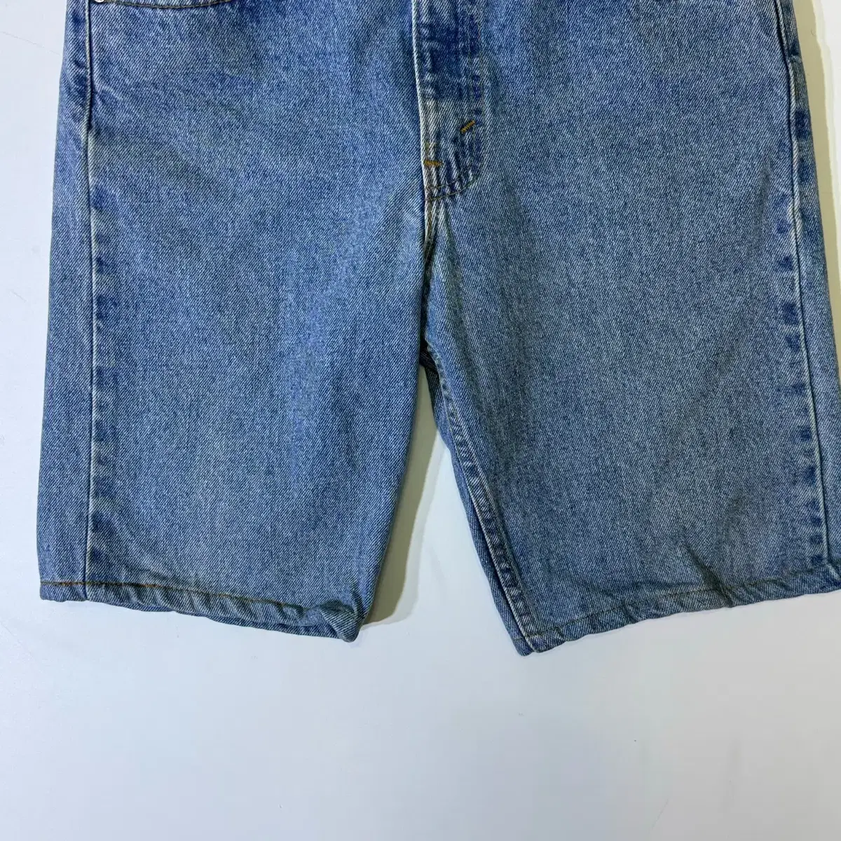 Levis Denim Shorts (34/kold_5674)