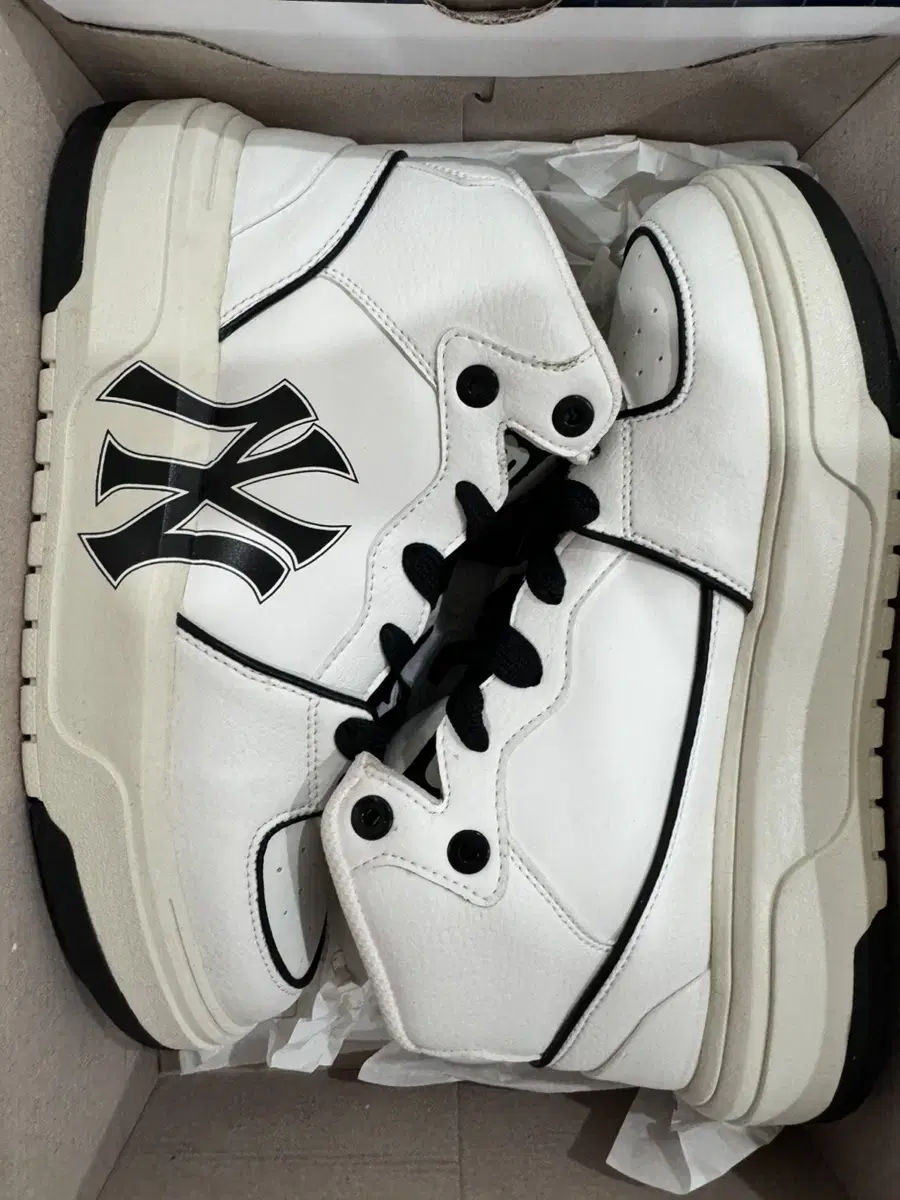 엠엘비 신발 MLB Chunky Liner High White Black