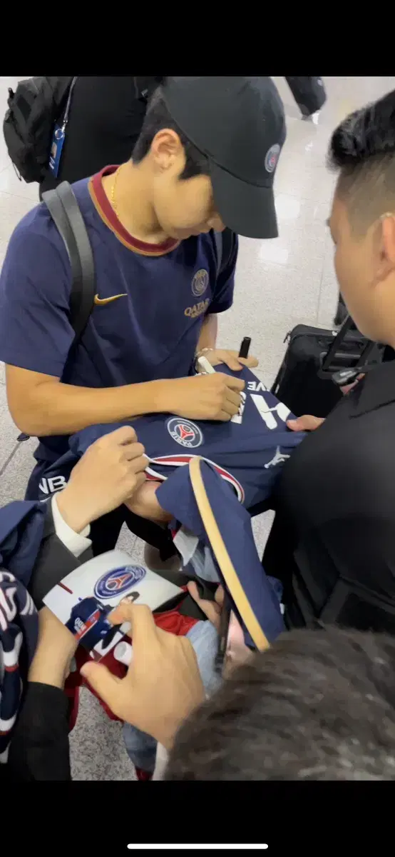 이강인 직접받은 친필싸인 파리생제르망 psg 유니폼