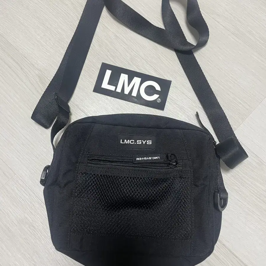 단종 LMC 크로스백