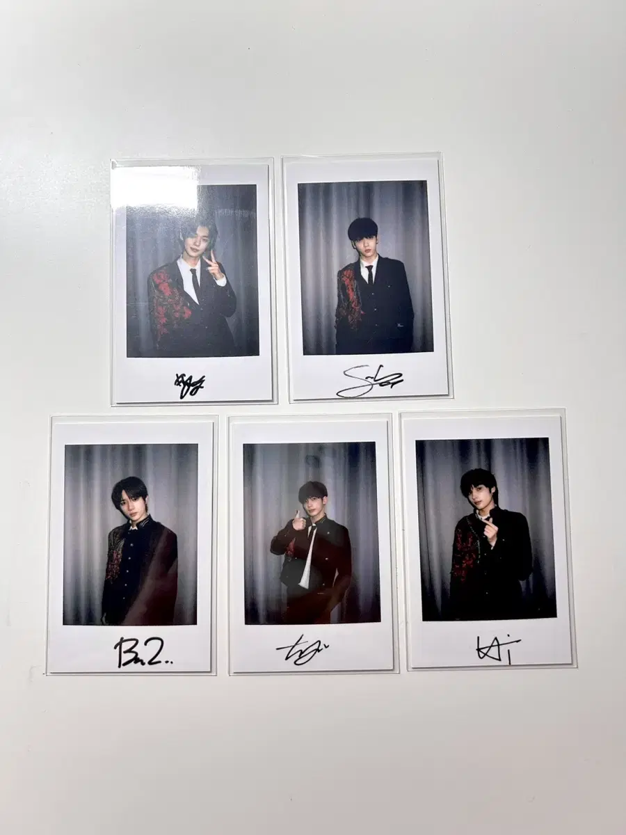 txt Jibijibi yizhiyu pola sign yeonjun soobin beomgyu taehyun Hooning