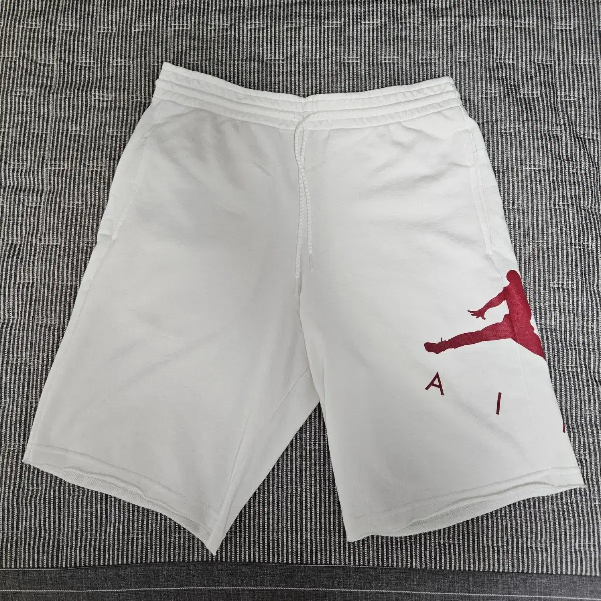 [S] Nike Jumpman Shorts (White/Red)