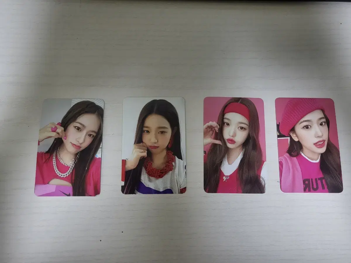 Jang Wonyoung,Ahn Yujin photocard official goods)