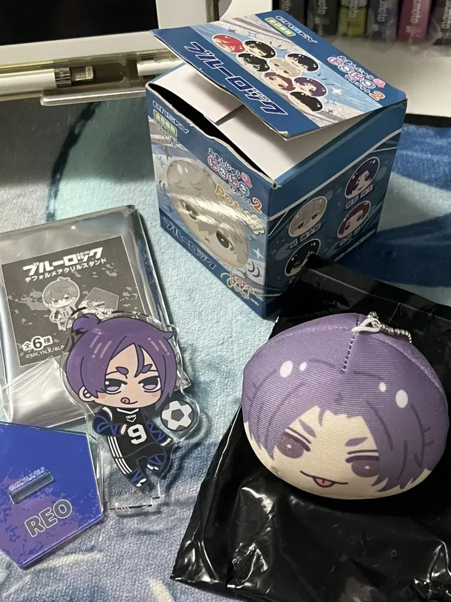 (Bulk) BLUELOCK Leo Mini Acrylic Stand + Manju