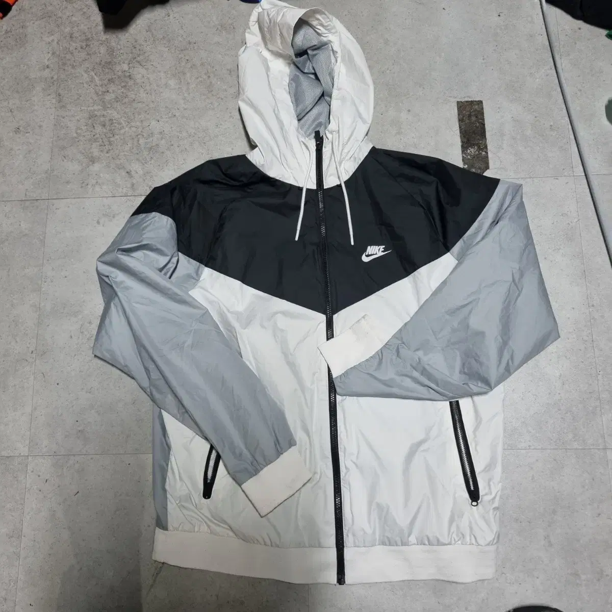 Nike Windrunner 2XL White Gum White Black