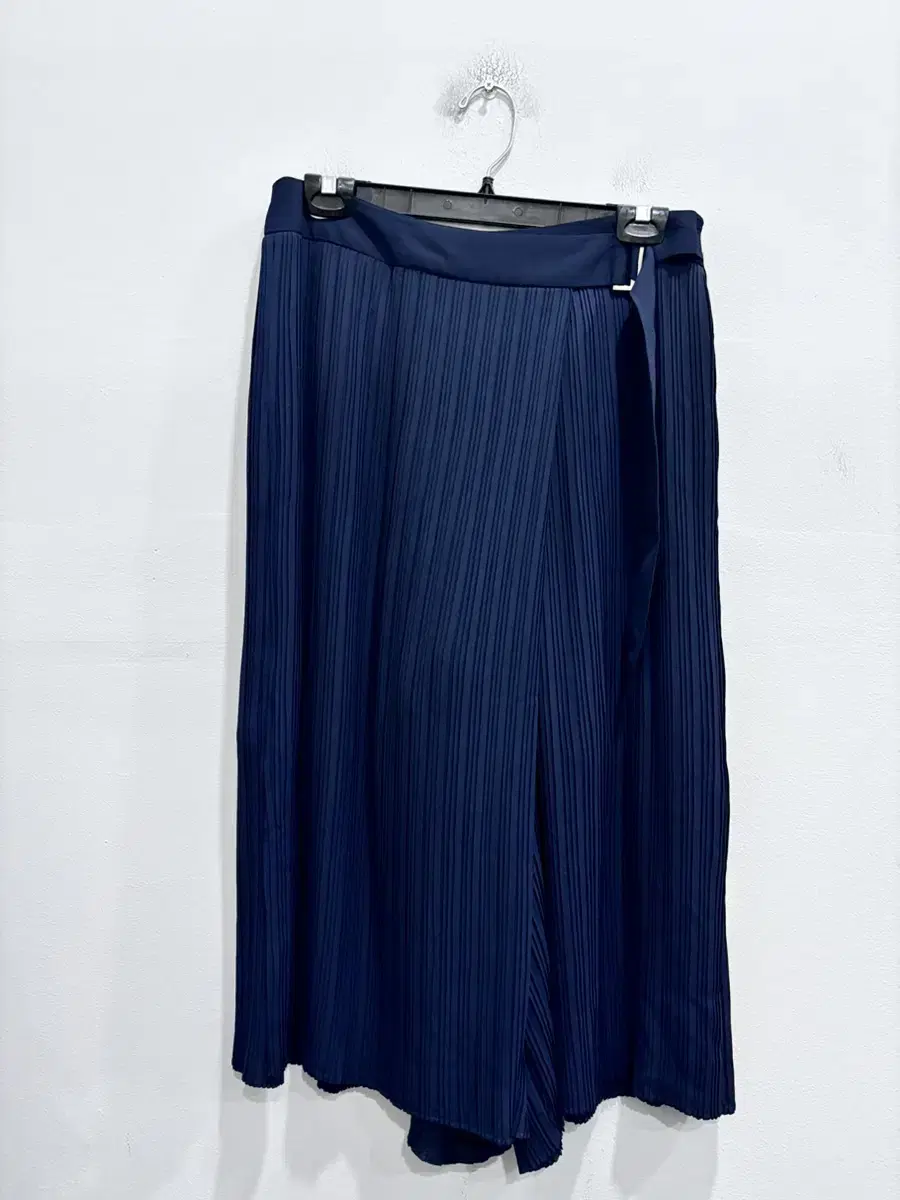 TheIzzy 8-Part Pleated Trousers