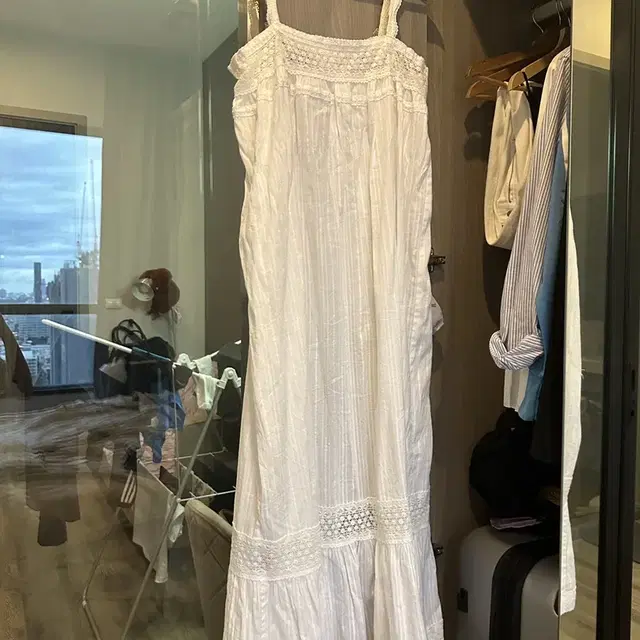 에즈이프캘리 asifcalie lace trim maxi dress 화이