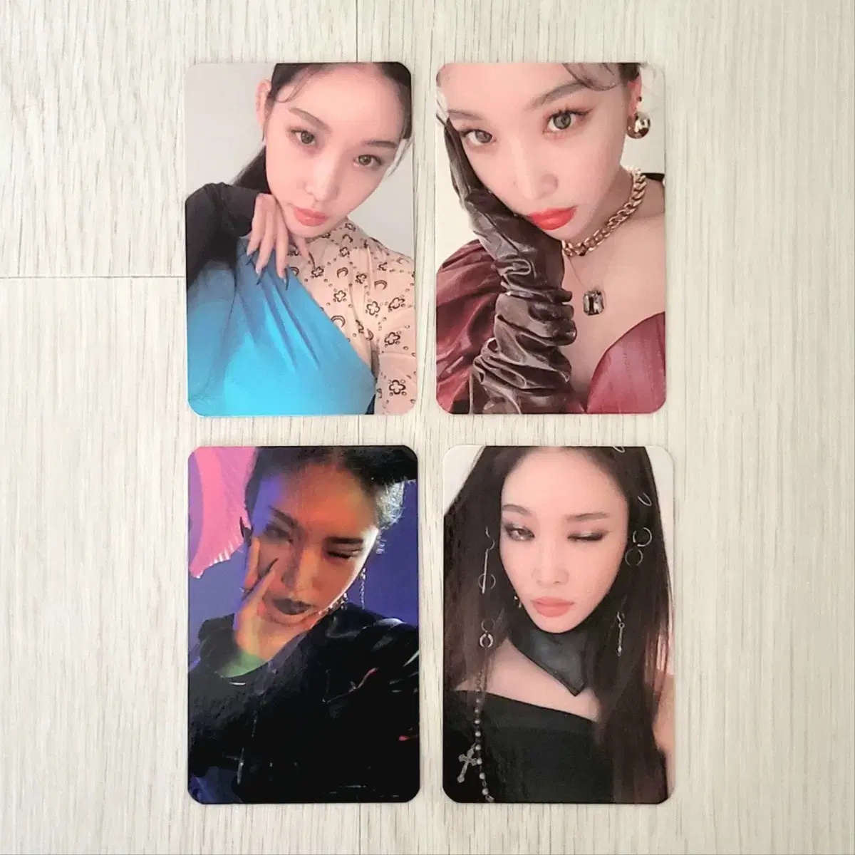 Chung ha album photocard