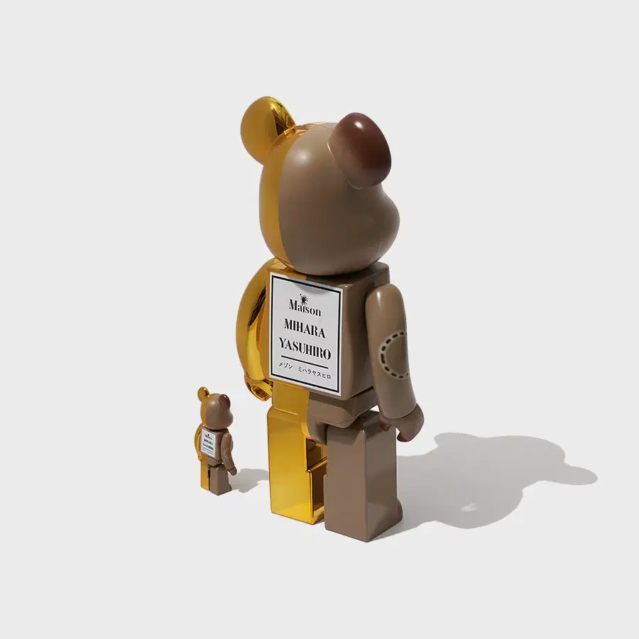 MIHARA YASUHIRO X BEARBRICK object